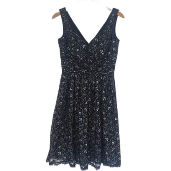 Adrianna Black Lace Overlay Fit & Flare Sleeveless Formal Cocktail Dress Size 4 - Picture 1 of 13